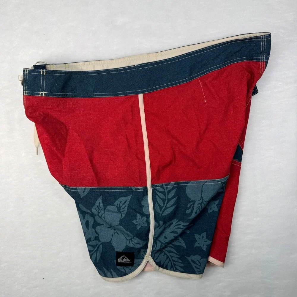 Quiksilver Board Shorts 38 Red Navy Colorblock Tropical Hibiscus Mens Trunks